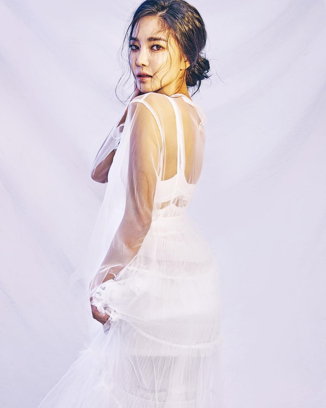NS Yoon G is unsurprisingly gorgeous for BNT International – Asian Junkie