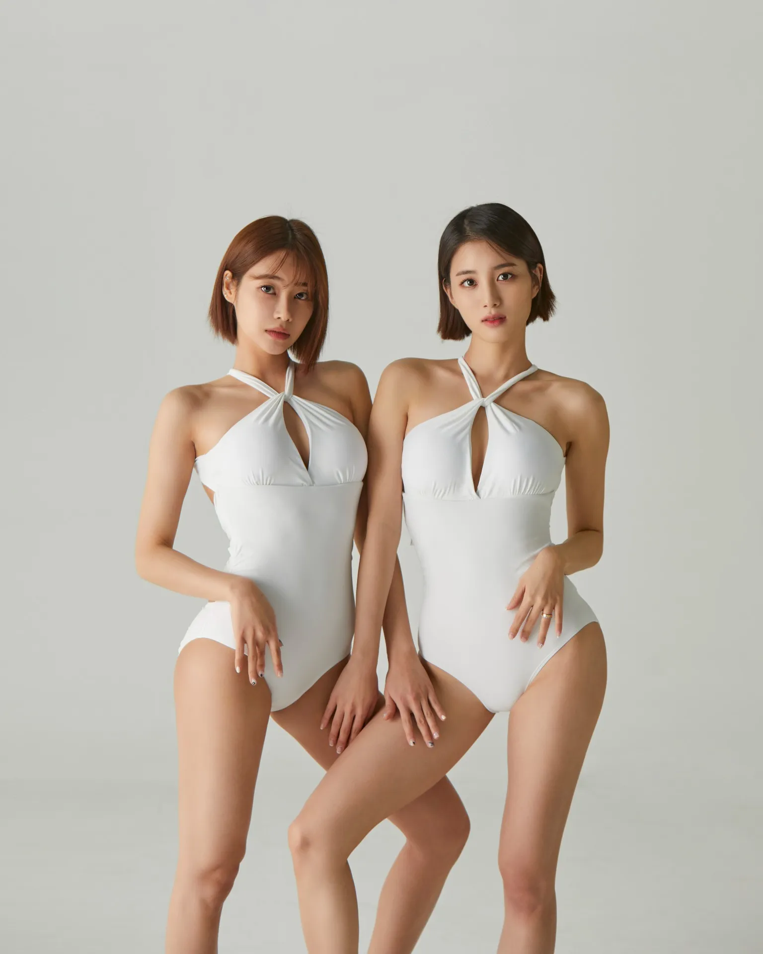 Yuna (ex-AOA) & Jisoo (ex-TAHITI) do collab body profile pics for