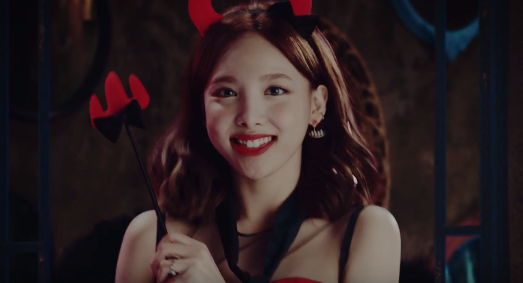 Twice S Tt Pairs A Great Music Video With A Pleasant Song That Fails To Hook Asian Junkie