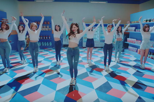 Twice S Heart Shaker Gets Rescued By An Excellent Addictive Chorus That S Among Their Best Asian Junkie