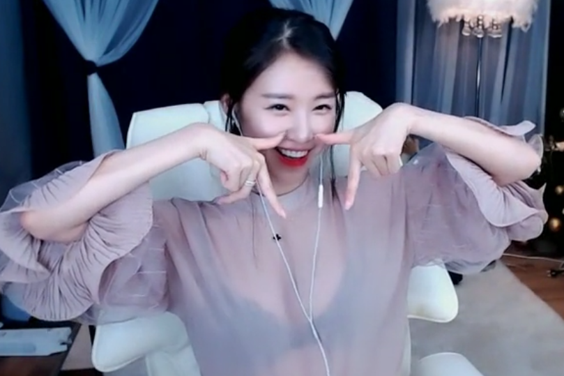 Crayon Pops Ellin Has Made Almost K In Months As A Streamer Asian Junkie