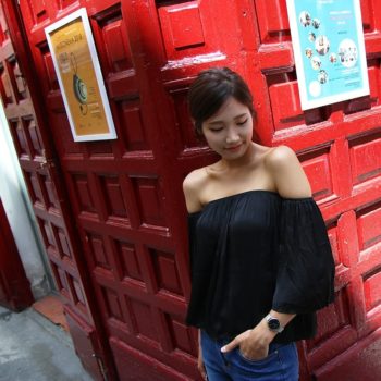 Model Lee Hee Eun is still attractive wearing … well, anything really