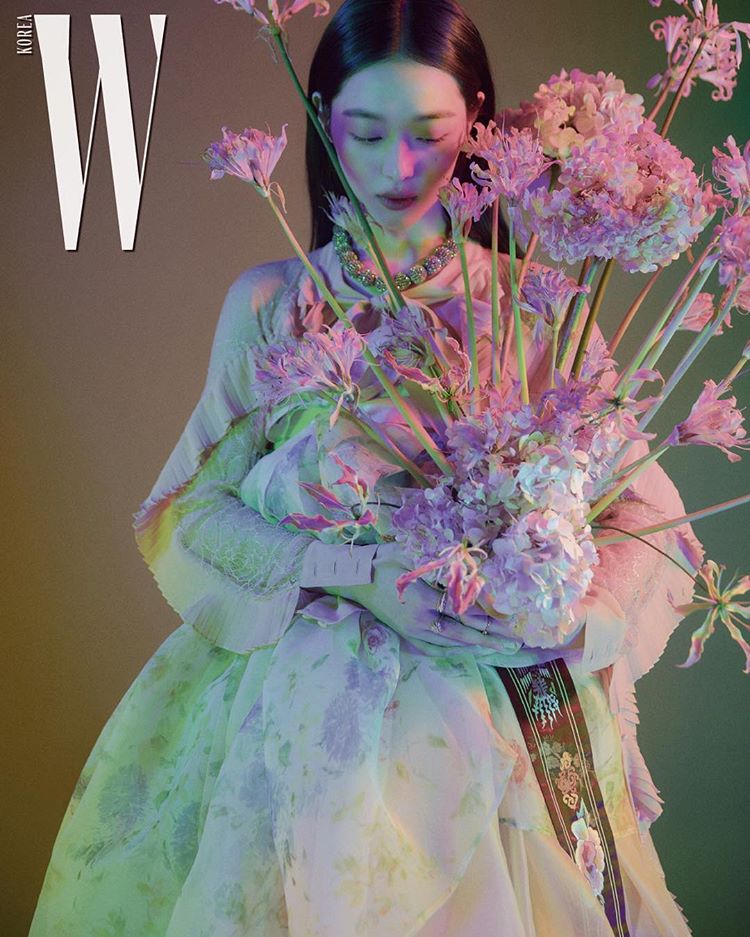 Sulli models colorful, beautiful hanboks in photoshoot for W Korea – Asian Junkie