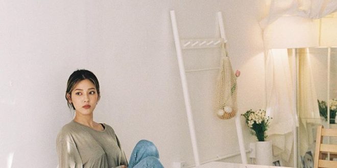 Lee Hee Eun now has Jeon Jisu model lingerie for her, which is very good – Asian Junkie