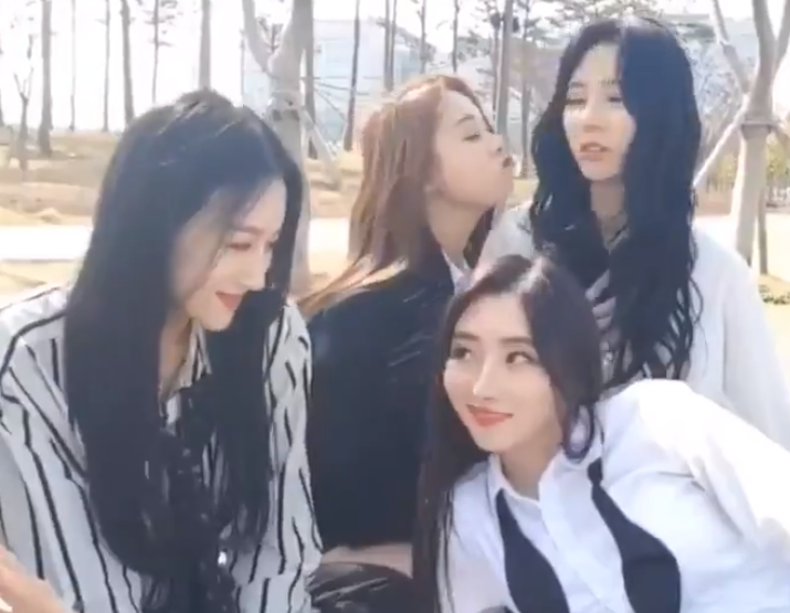 Dreamcatcher Make Reddit S Front Page For Being Suddenly Gay Of Course Asian Junkie