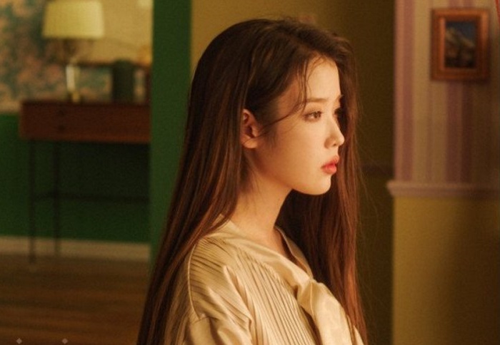 [Review] IU’s “Celebrity” sidelined by some odd percussion choices ...