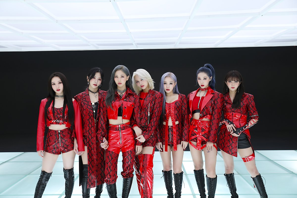 Dreamcatcher start the content generator with “Odd Eye” dance MV