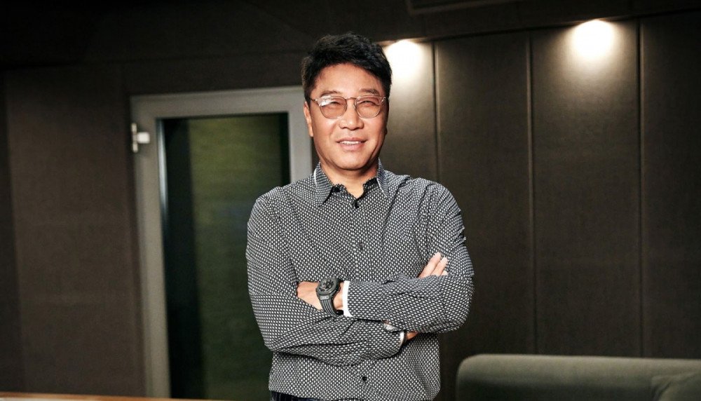 Dispatch details shady business practices that made Lee Soo Man ~$580 million in the past 23 years